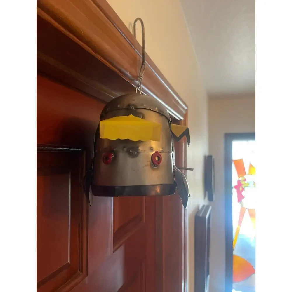 Up cycled Metal camper birdhouse - Picture 2 of 5
